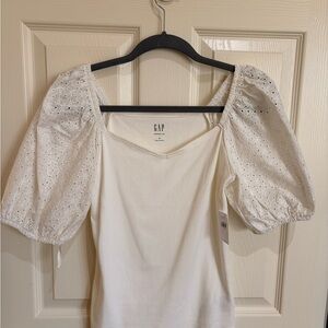 NWT!!!! GAP White Eyelet Puff Sleeve Square Neck Top size Small
